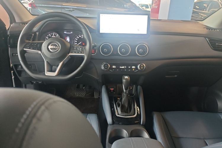 Used Nissan Qashqai 2025 Facelifted Honor 2.0L CVT XV+ Leading Edition Center Console