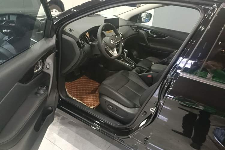 Used Nissan Qashqai 2025 Facelifted Honor 2.0L CVT XV+ Leading Edition Driver Seat