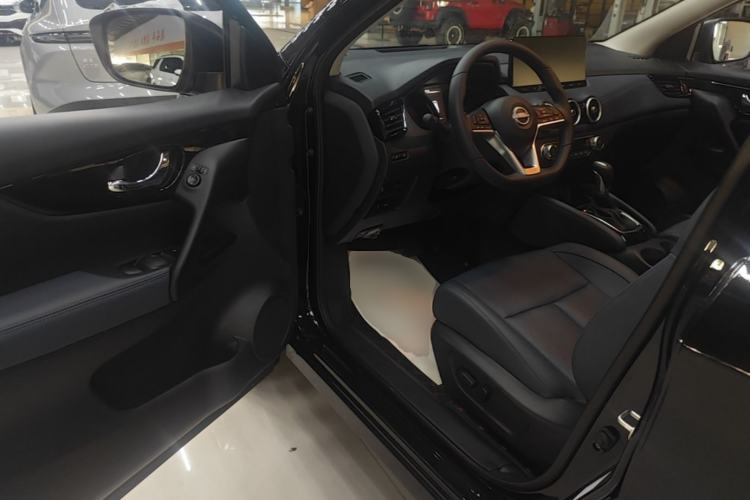 Used Nissan Qashqai 2025 Honor 2.0L CVT XV+ Leading Edition Driver Seat