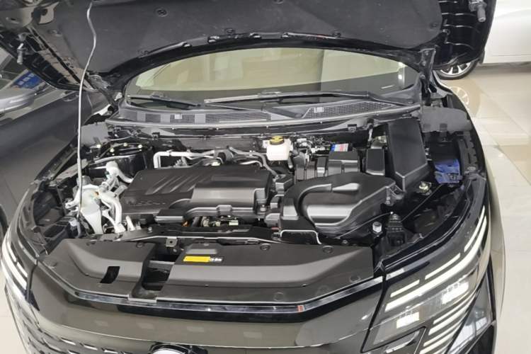 Used Nissan Qashqai 2025 Honor 2.0L CVT XV Genuine Edition Engine Bay