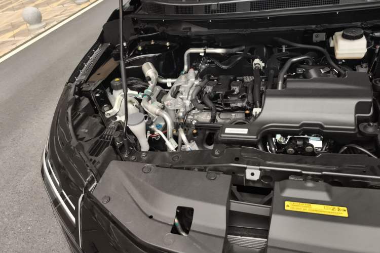 Used Nissan Qashqai 2025 Facelifted Honor 2.0L CVT XV+ Leading Edition Engine Bay Right