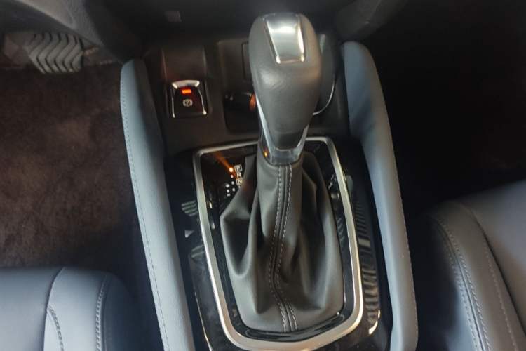 Used Nissan Qashqai 2025 Facelifted Honor 2.0L CVT XV+ Leading Edition Gear Lever