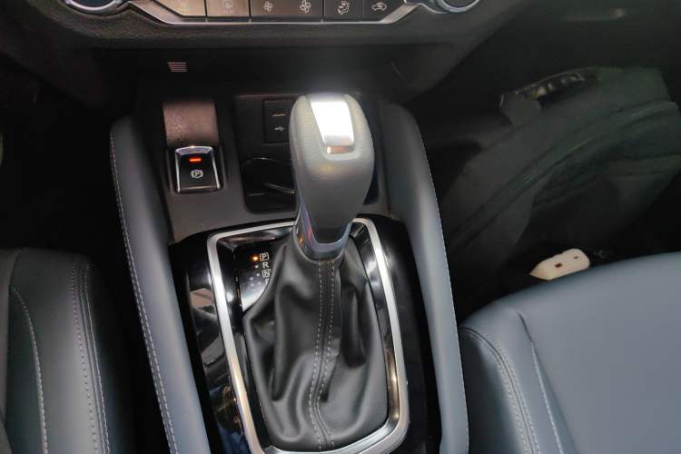 Used Nissan Qashqai 2025 Honor 2.0L CVT XV Genuine Edition Gear Lever