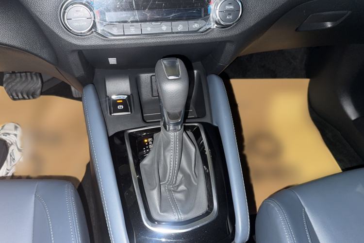 Used Nissan Qashqai 2025 Honor 2.0L CVT XV Genuine Edition Gear Lever