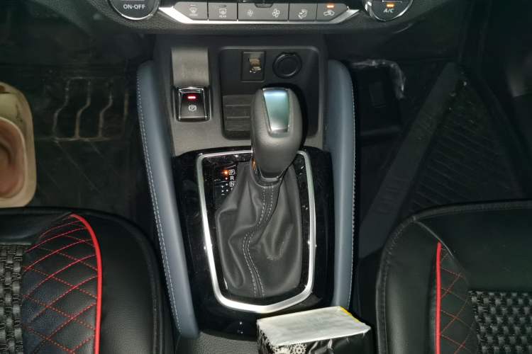 Used Nissan Qashqai 2025 Honor 2.0L CVT XV+ Leading Edition Gear Lever