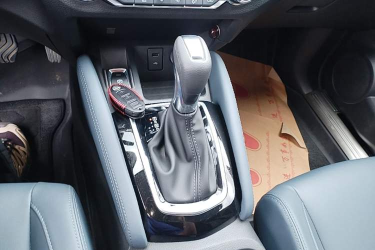 Used Nissan Qashqai 2025 Facelifted Honor 2.0L CVT XV Genuine Edition Gear Lever