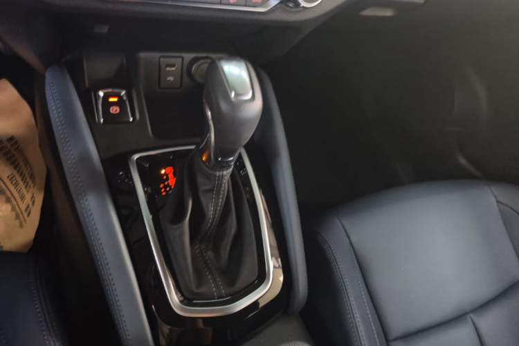 Used Nissan Qashqai 2025 Honor 2.0L CVT XV Genuine Edition Gear Lever