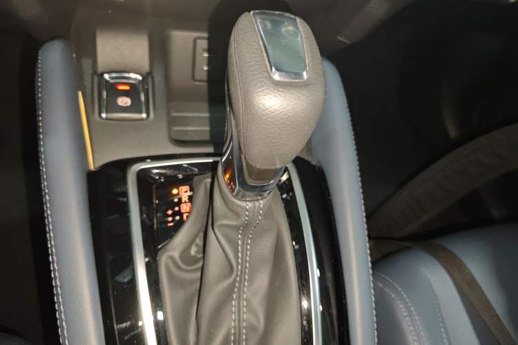 Used Nissan Qashqai 2025 Honor 2.0L CVT XV Genuine Edition Gear Lever