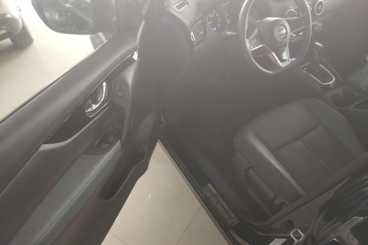 Used Nissan Qashqai 2025 Honor 2.0L CVT XV Genuine Edition Interior 3
