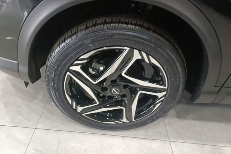Used Nissan Qashqai 2025 Facelifted Honor 2.0L CVT XV+ Leading Edition Left Front Wheel Hub