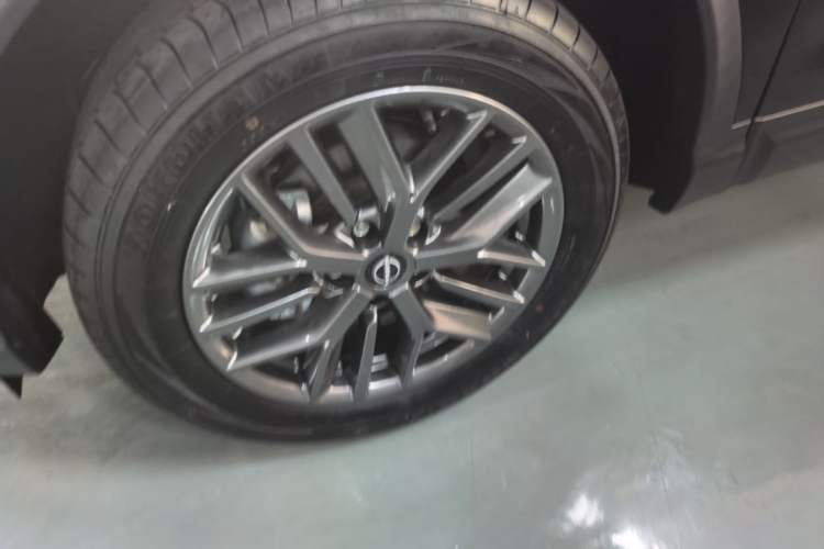Used Nissan Qashqai 2025 Honor 2.0L CVT XV Genuine Edition Left Front Wheel Hub