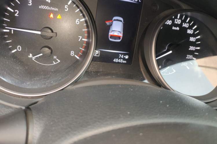 Used Nissan Qashqai 2025 Honor 2.0L CVT XV+ Leading Edition Odometer Close Up
