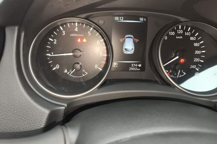 Used Nissan Qashqai 2025 Facelifted Honor 2.0L CVT XV+ Leading Edition Odometer Close Up