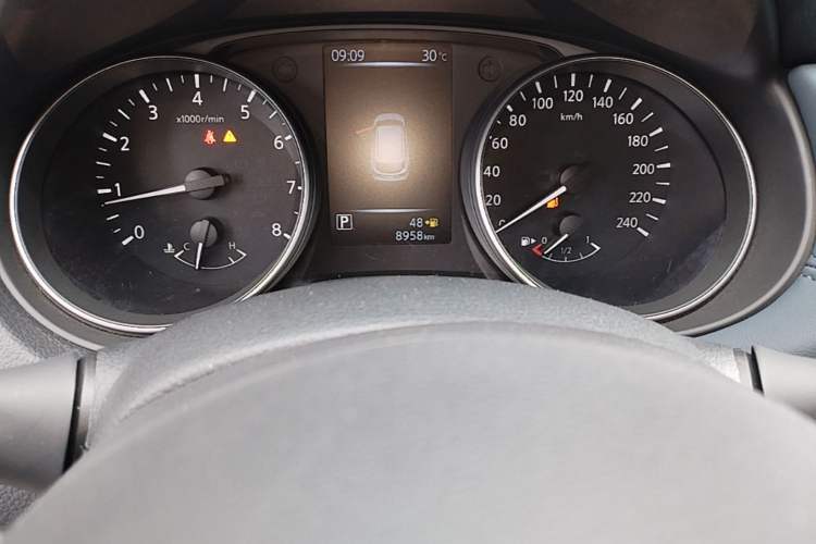 Used Nissan Qashqai 2025 Facelifted Honor 2.0L CVT XV Genuine Edition Odometer Close Up