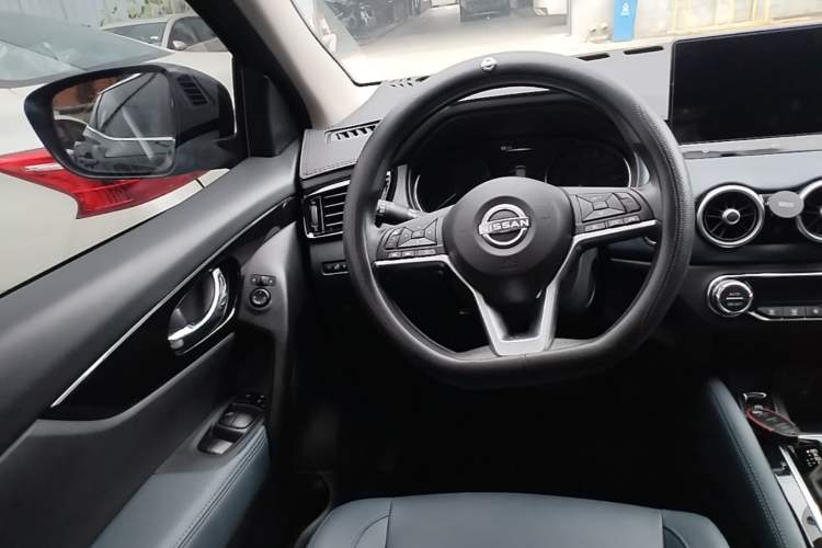 Used Nissan Qashqai 2025 Facelifted Honor 2.0L CVT XV Genuine Edition Steering Wheel