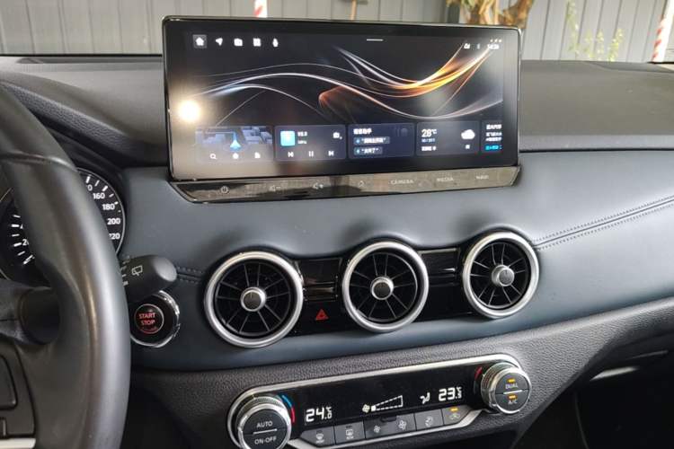 Used Nissan Qashqai 2025 Honor 2.0L CVT XV+ Leading Edition Audio And AC Panel