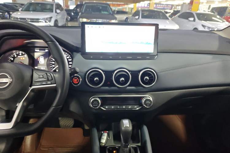 Used Nissan Qashqai 2025 Honor 2.0L CVT XV+ Leading Edition Audio And AC Panel