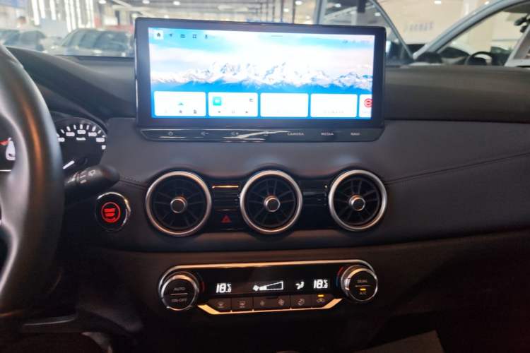 Used Nissan Qashqai 2025 Honor 2.0L CVT XV+ Leading Edition Audio And AC Panel
