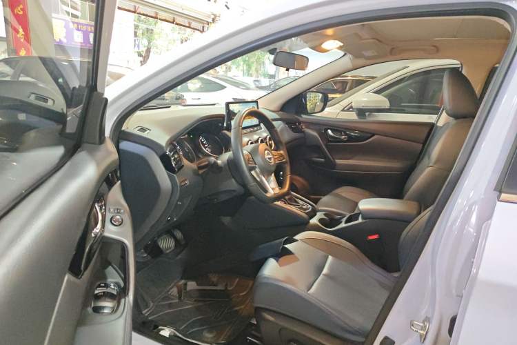 Used Nissan Qashqai 2025 Honor 2.0L CVT XV+ Leading Edition Driver Seat