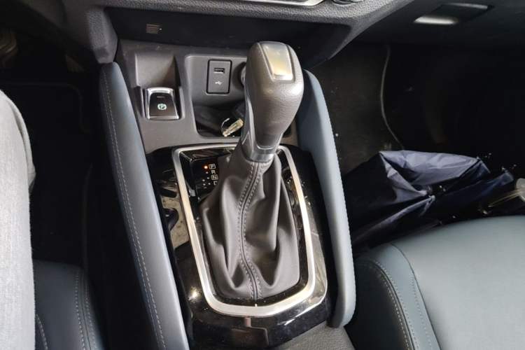 Used Nissan Qashqai 2025 Honor 2.0L CVT XV+ Leading Edition Gear Lever