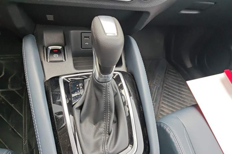 Used Nissan Qashqai 2025 Honor 2.0L CVT XV+ Leading Edition Gear Lever