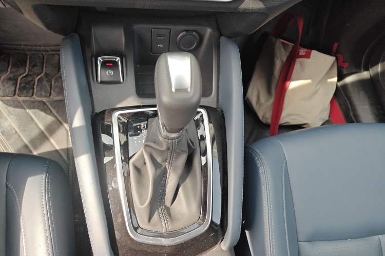 Used Nissan Qashqai 2025 Honor 2.0L CVT XV+ Leading Edition Gear Lever