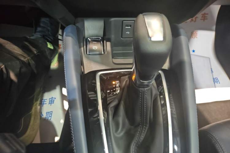 Used Nissan Qashqai 2025 Honor 2.0L CVT XV+ Leading Edition Gear Lever