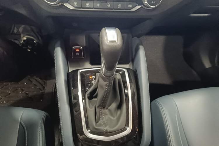 Used Nissan Qashqai 2025 Honor 2.0L CVT XV+ Leading Edition Gear Lever