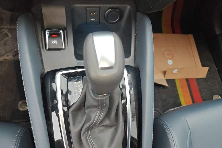 Used Nissan Qashqai 2025 Honor 2.0L CVT XV+ Leading Edition Gear Lever