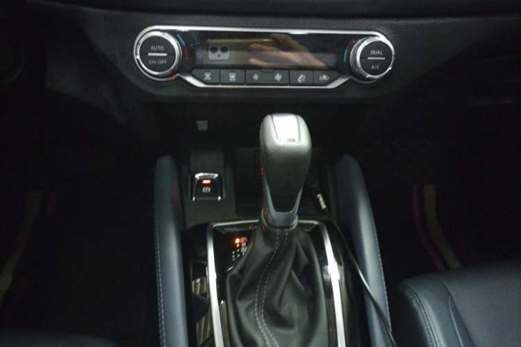 Used Nissan Qashqai 2025 Honor 2.0L CVT XV+ Leading Edition Gear Lever