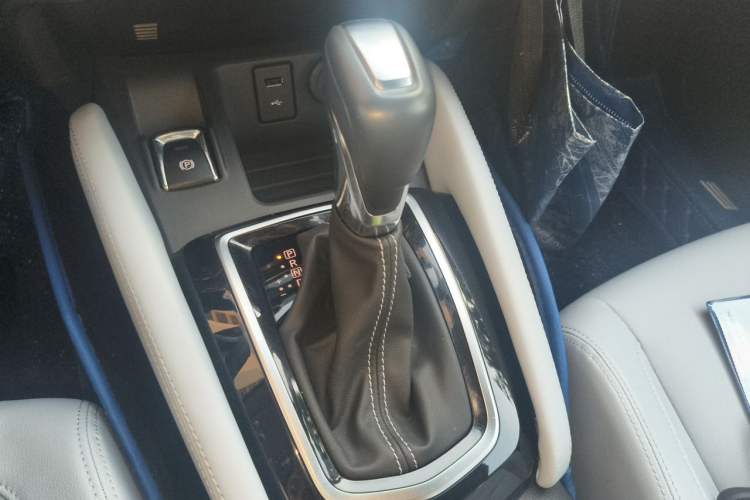 Used Nissan Qashqai 2025 Facelifted Honor 2.0L CVT XV+ Leading Edition Gear Lever