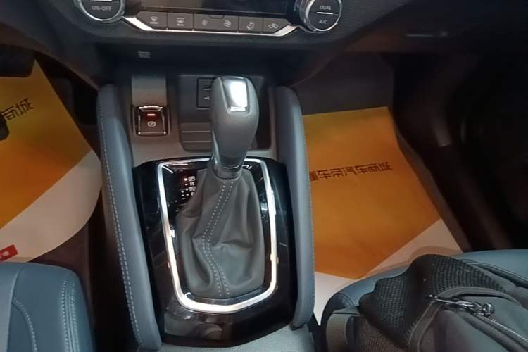Used Nissan Qashqai 2025 Honor 2.0L CVT XV+ Leading Edition Gear Lever