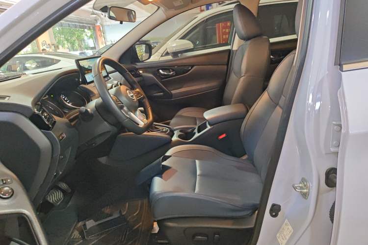 Used Nissan Qashqai 2025 Honor 2.0L CVT XV+ Leading Edition Left Front Seat