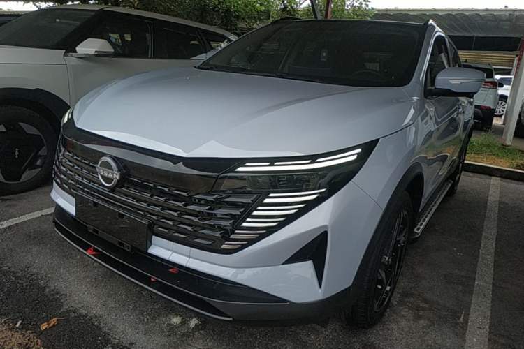 Nissan Qashqai 2025 Honor 2.0L CVT XV+ Leading Edition