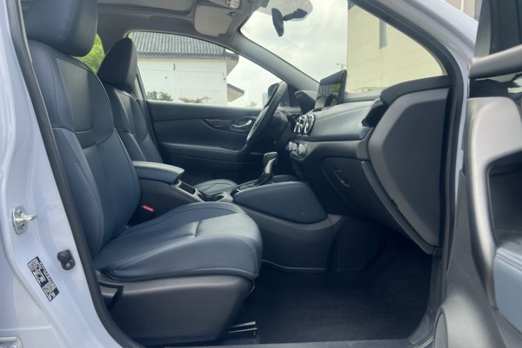 Used Nissan Qashqai 2025 Honor 2.0L CVT XV+ Leading Edition Right Front Seat