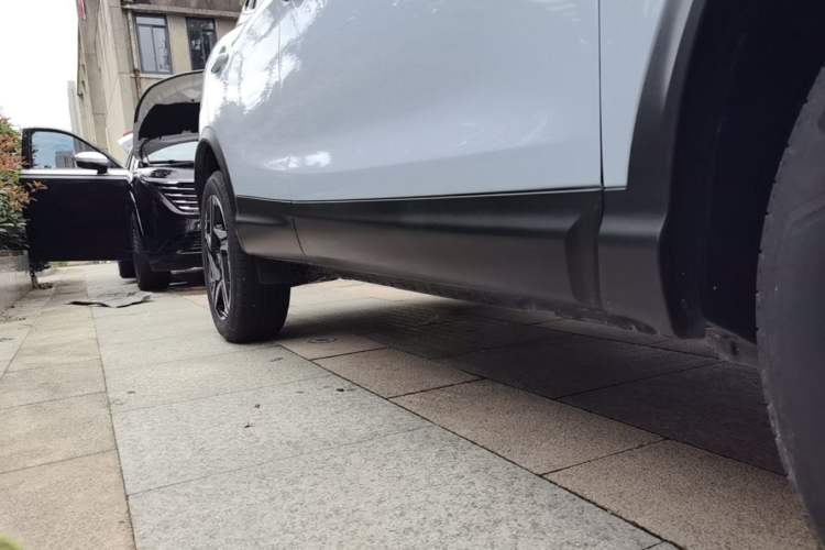 Used Nissan Qashqai 2025 Honor 2.0L CVT XV+ Leading Edition Right Side Sill