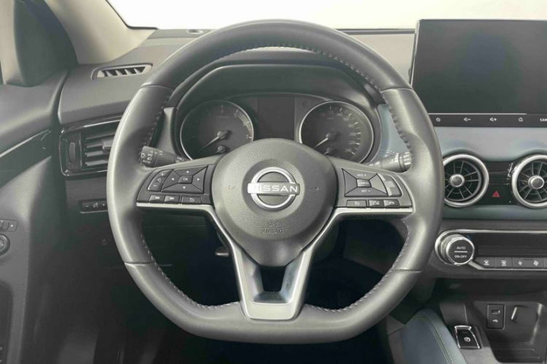 Used Nissan Qashqai 2025 Honor 2.0L CVT XV+ Leading Edition Steering Wheel