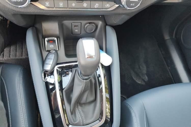 Used Nissan Qashqai 2025 Honor 2.0L CVT XV Genuine Edition Gear Lever
