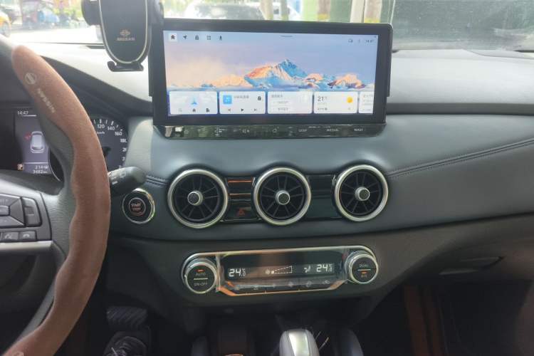 Used Nissan Qashqai 2025 Honor 2.0L CVT XV Genuine Edition Audio And AC Panel