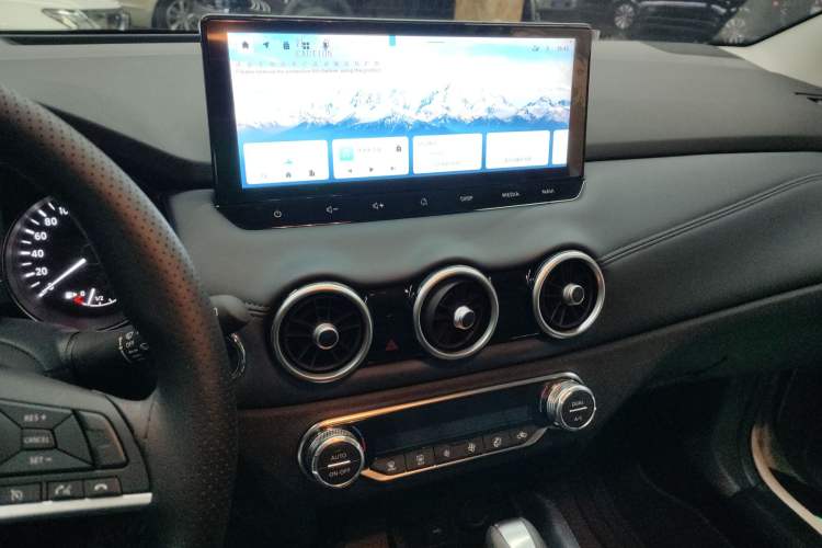 Used Nissan Qashqai 2025 Honor 2.0L CVT XV Genuine Edition Audio And AC Panel