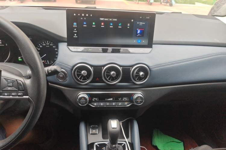 Used Nissan Qashqai 2025 Honor 2.0L CVT XV Genuine Edition Audio And AC Panel