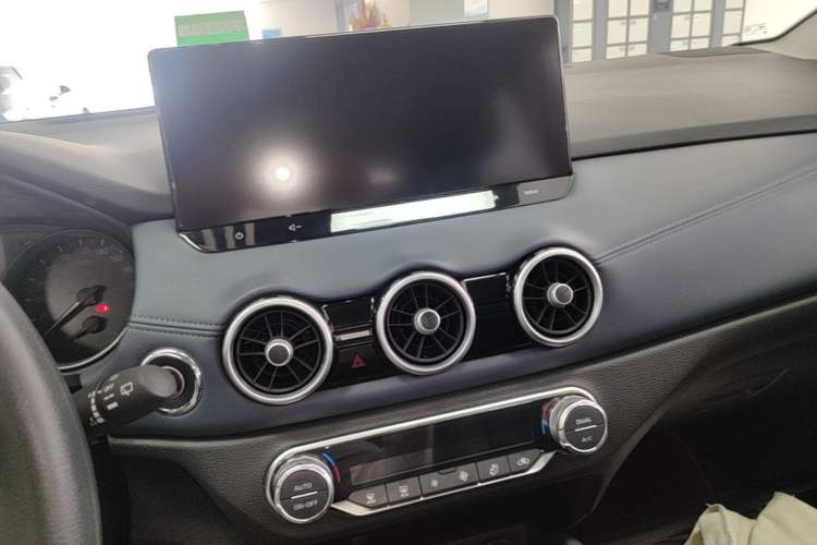 Used Nissan Qashqai 2025 Honor 2.0L CVT XV Genuine Edition Audio And AC Panel