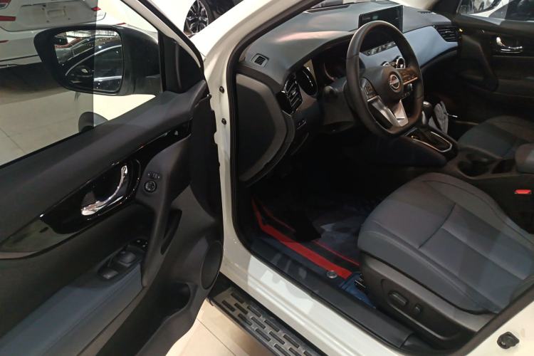 Used Nissan Qashqai 2025 Facelifted Honor 2.0L CVT XV+ Leading Edition Driver Seat