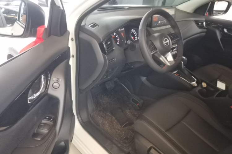 Used Nissan Qashqai 2025 Facelifted Honor 2.0L CVT XV Genuine Edition Driver Seat