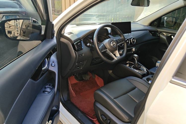 Used Nissan Qashqai 2025 Facelifted Honor 2.0L CVT XV+ Leading Edition Driver Seat