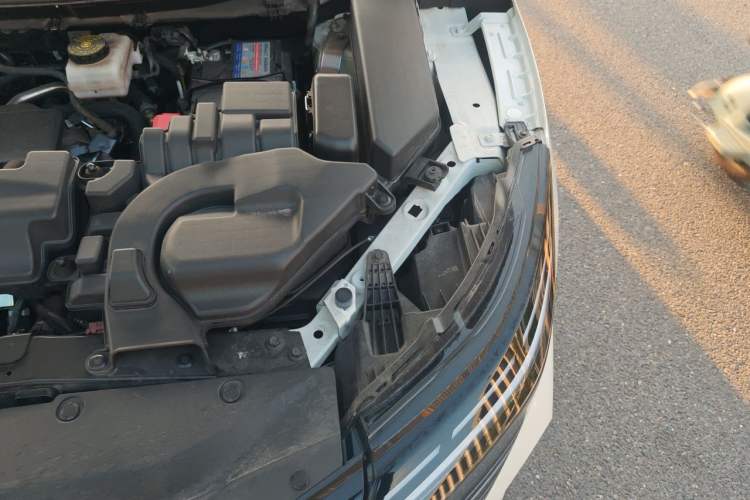 Used Nissan Qashqai 2025 Honor 2.0L CVT XV Genuine Edition Engine Bay Left