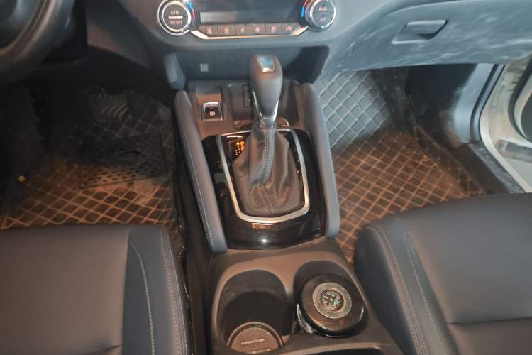 Used Nissan Qashqai 2025 Honor 2.0L CVT XV Genuine Edition Gear Lever