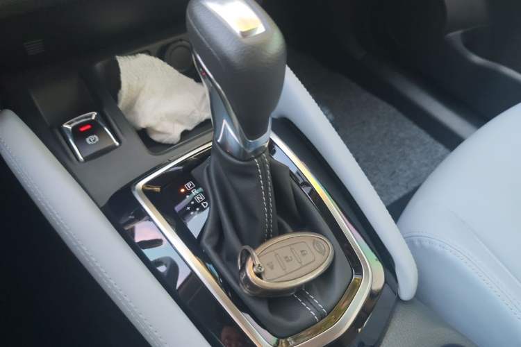 Used Nissan Qashqai 2025 Honor 2.0L CVT XV Genuine Edition Gear Lever