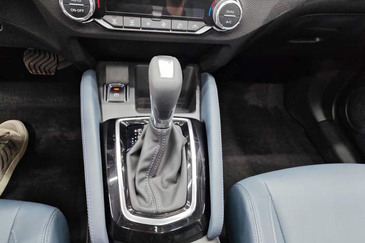 Used Nissan Qashqai 2025 Honor 2.0L CVT XV+ Leading Edition Gear Lever