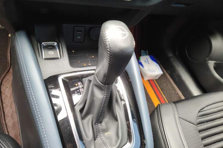 Used Nissan Qashqai 2025 Honor 2.0L CVT XV Genuine Edition Gear Lever